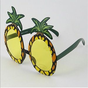 UNIQUE PINEAPPLE SUNGLASSES